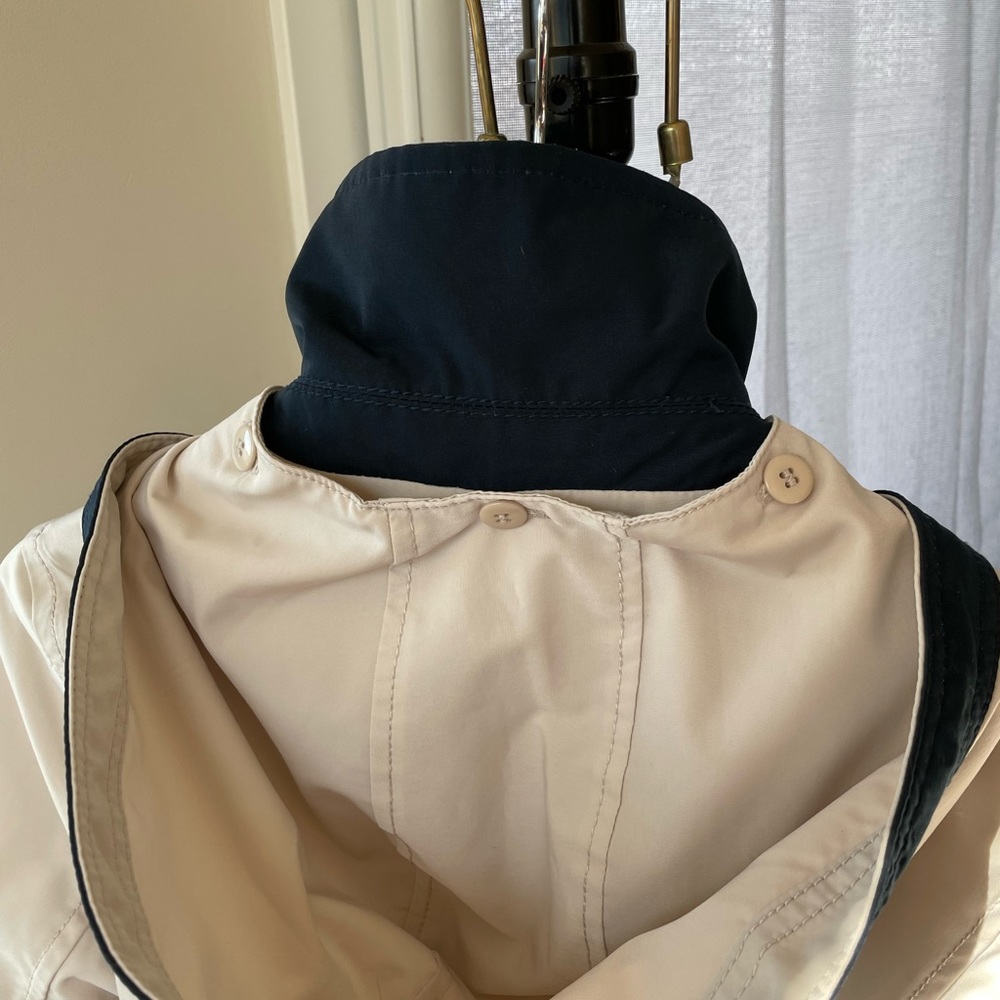 Esprit Light Jacket - Picture 4 of 8